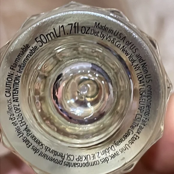 Victoria Secret heavenly sprayEDP 1.7 oz